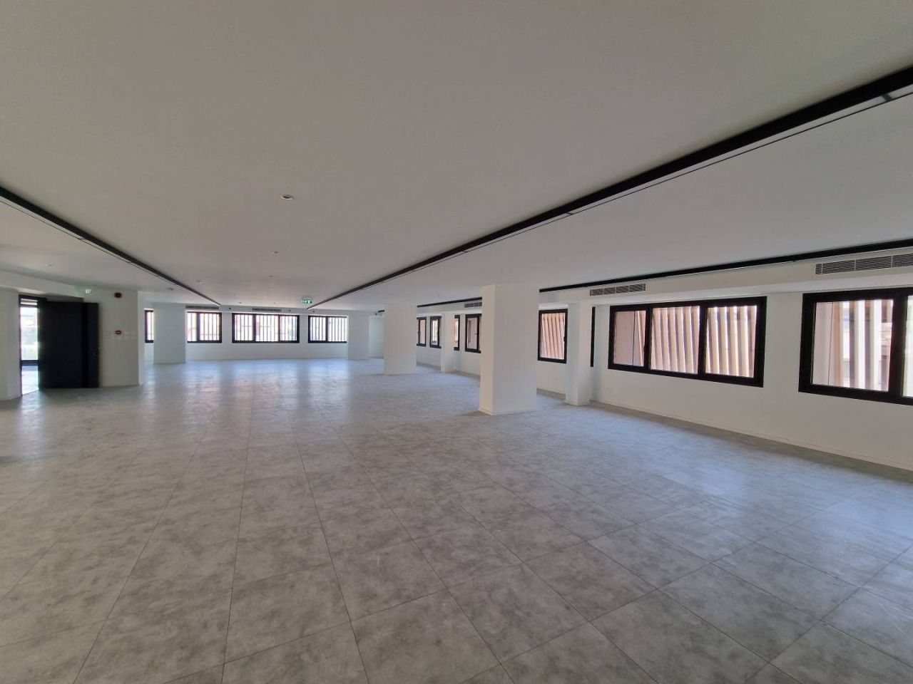 Ufficio a Limassol, Cipro, 1 200 m² - foto 2