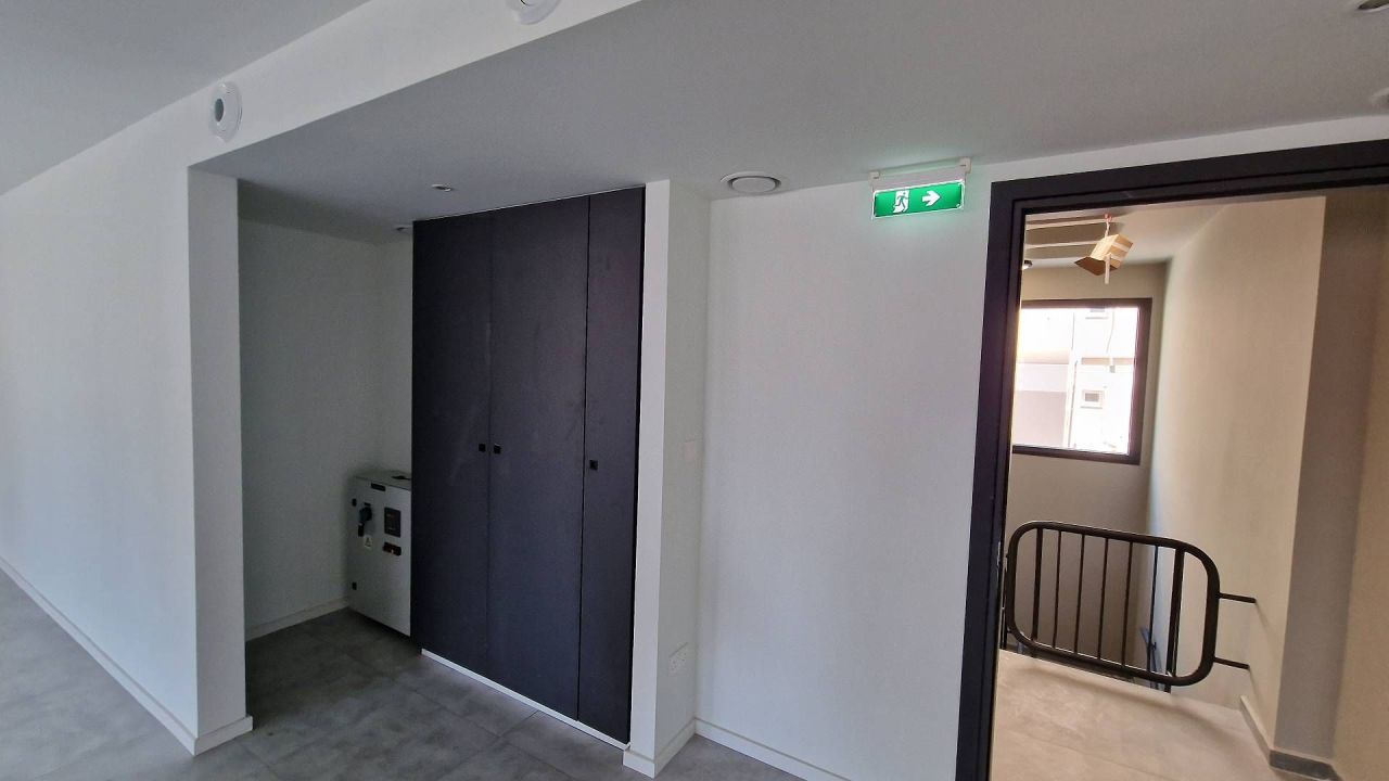 Ufficio a Limassol, Cipro, 1 200 m² - foto 4