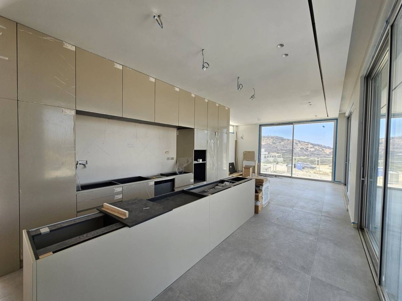 House in Agios Tychon, Cyprus, 360 m² - picture 4