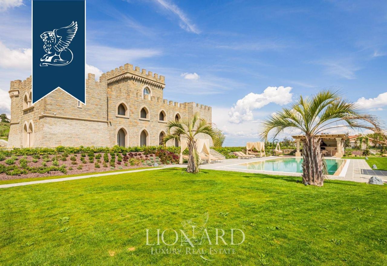 Castillo en Pisa, Italia, 975 m² - imagen 1