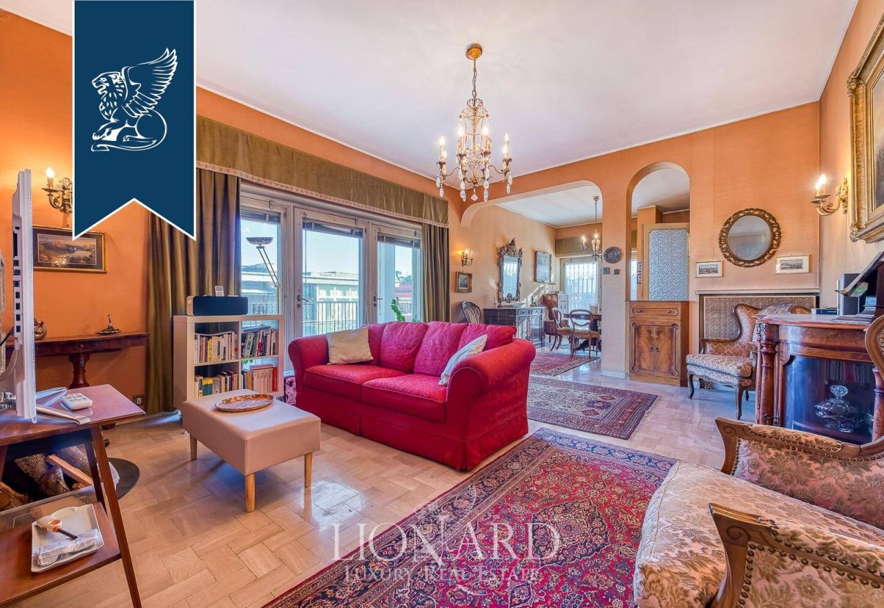 Apartment in Rome, Italy, 311 m² - picture 1
