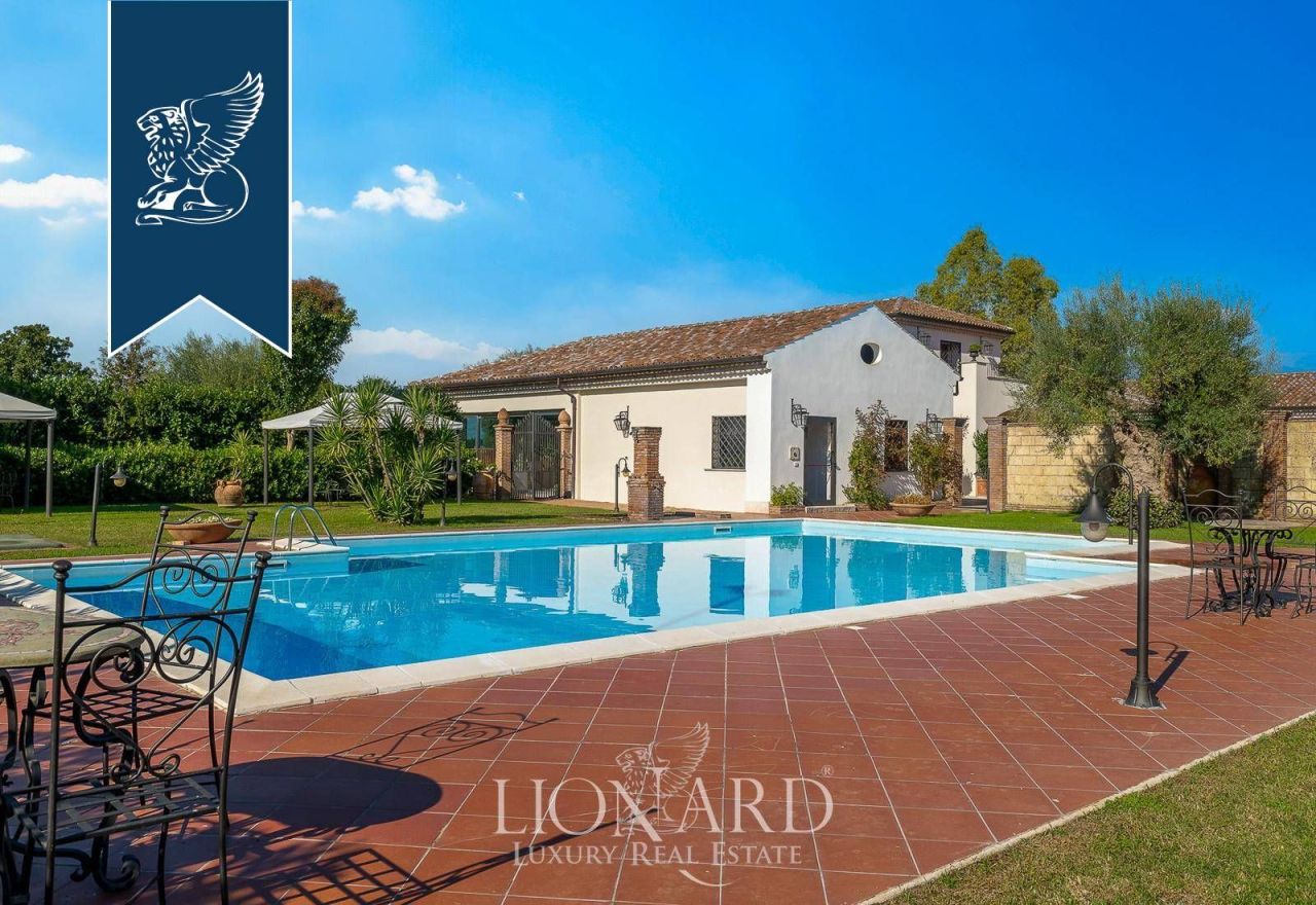 Villa à Caserte, Italie, 2 300 m² - image 8