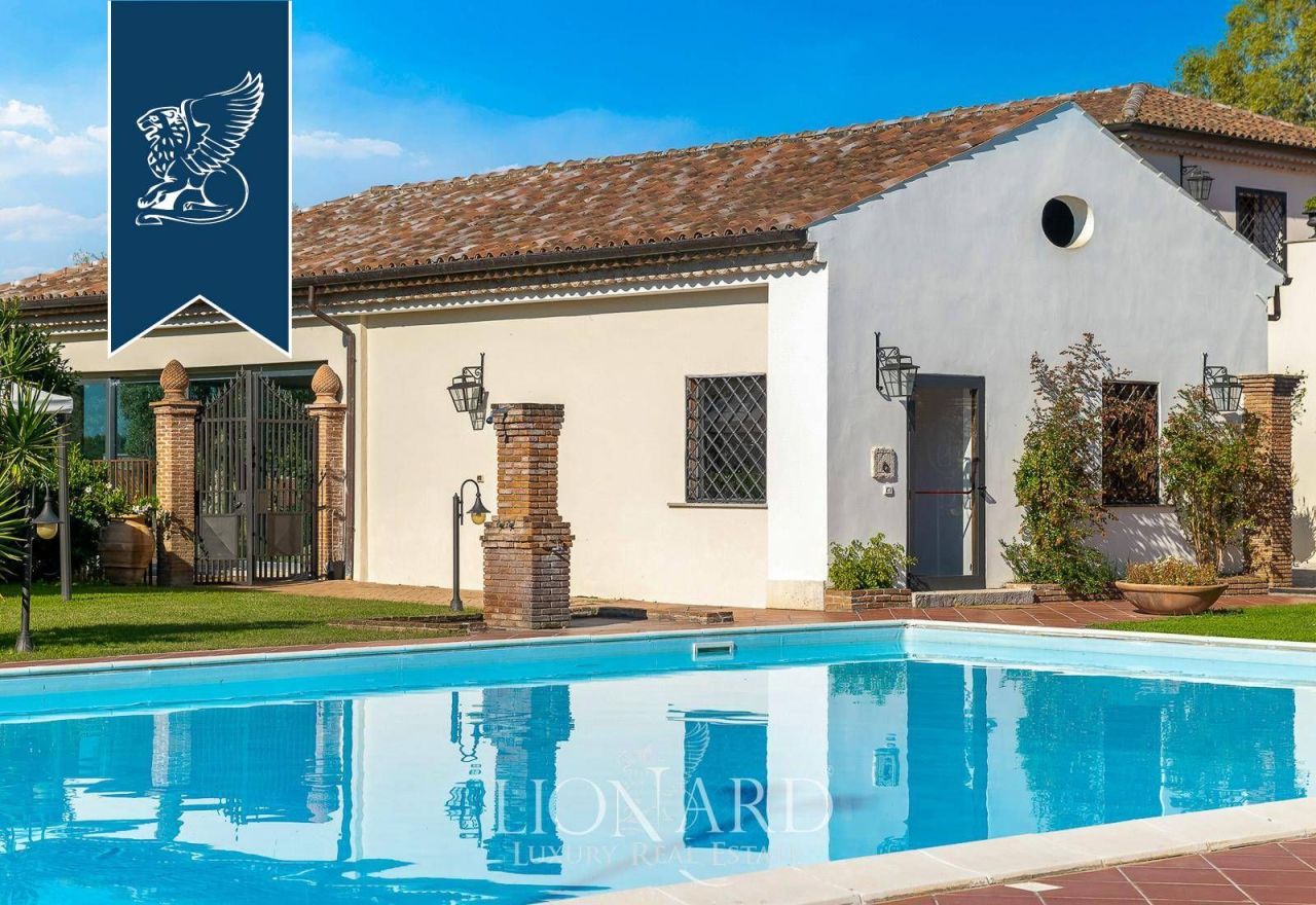 Villa à Caserte, Italie, 2 300 m² - image 9