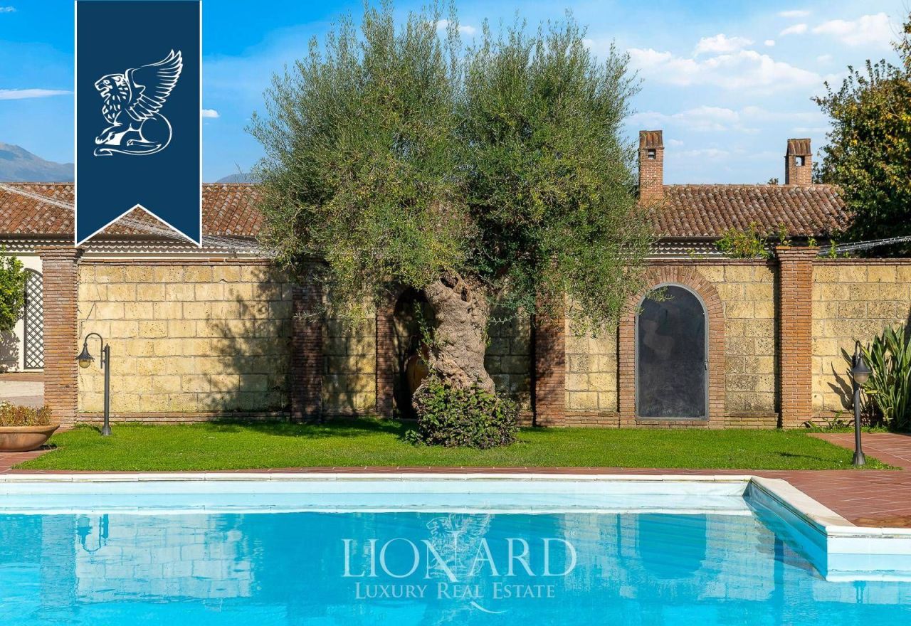 Villa à Caserte, Italie, 2 300 m² - image 10