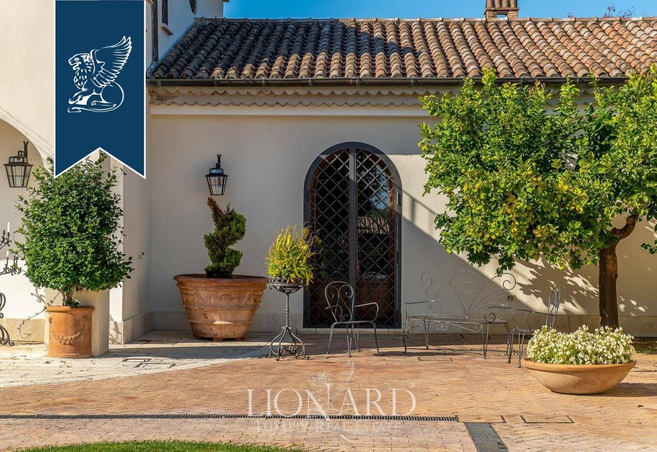 Villa à Caserte, Italie, 2 300 m² - image 11