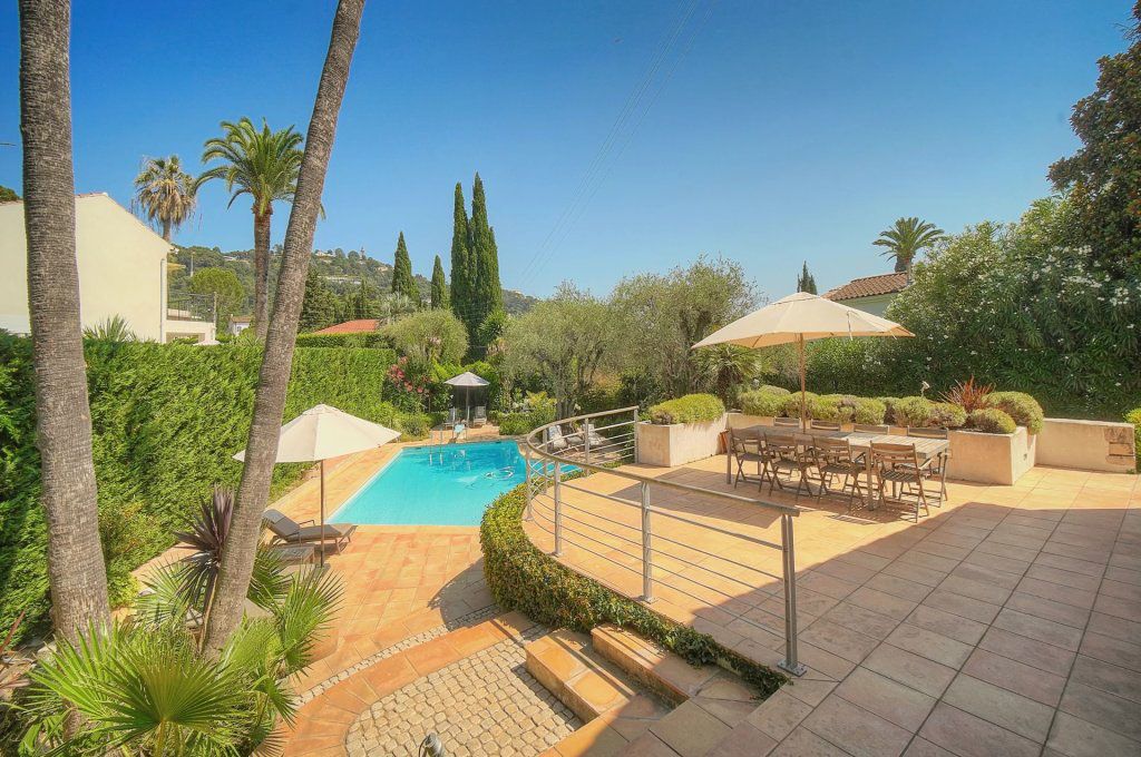 Villa in Cannes, France, 207 m² - picture 2