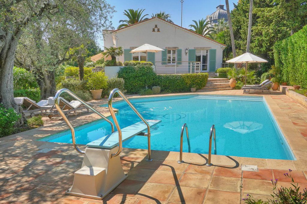 Villa in Cannes, France, 207 m² - picture 8