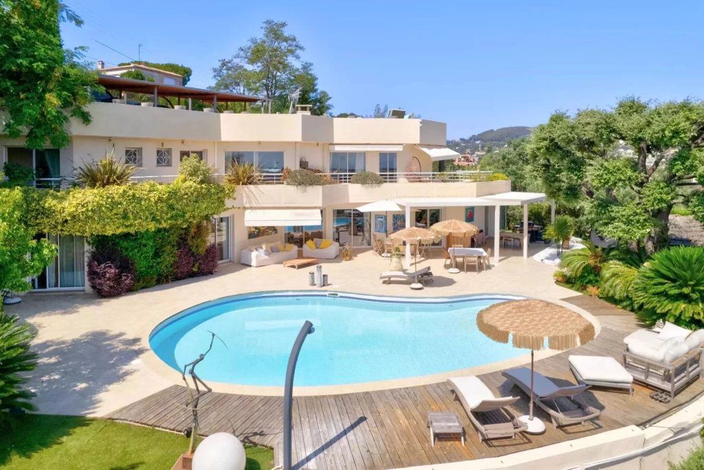 Villa in Vallauris, France, 265 m² - picture 1