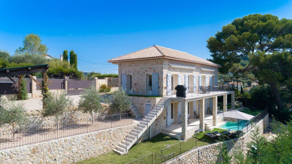 Villa in Mougins, France, 200 m² - picture 1