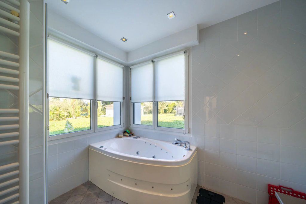 Villa en Mouans-Sartoux, Francia, 250 m² - imagen 12