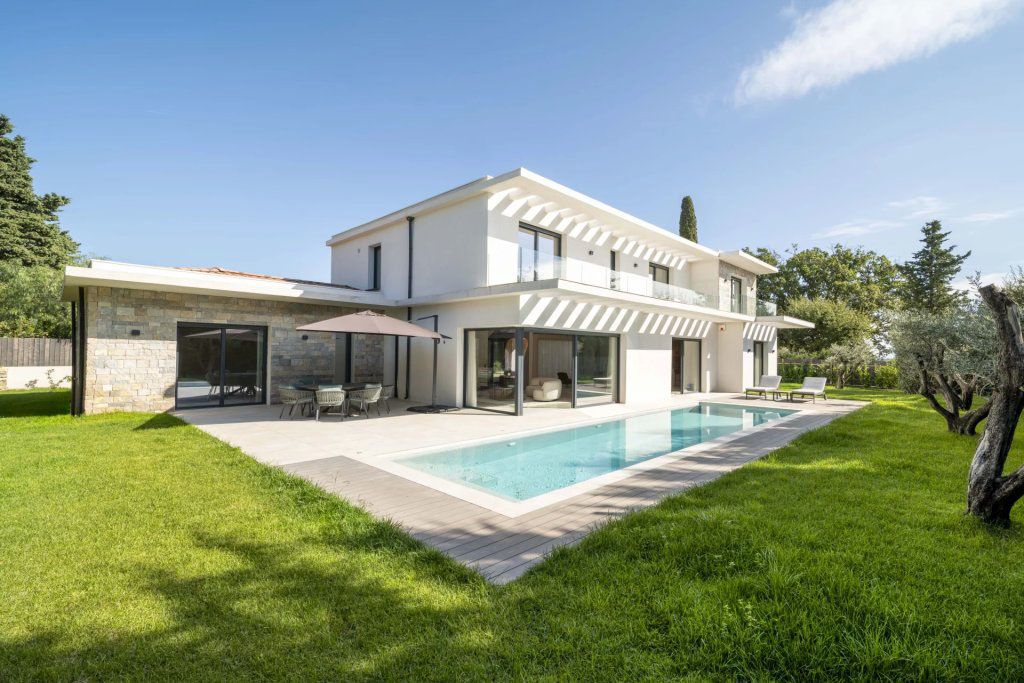 Villa in Mougins, France, 400 m² - picture 1