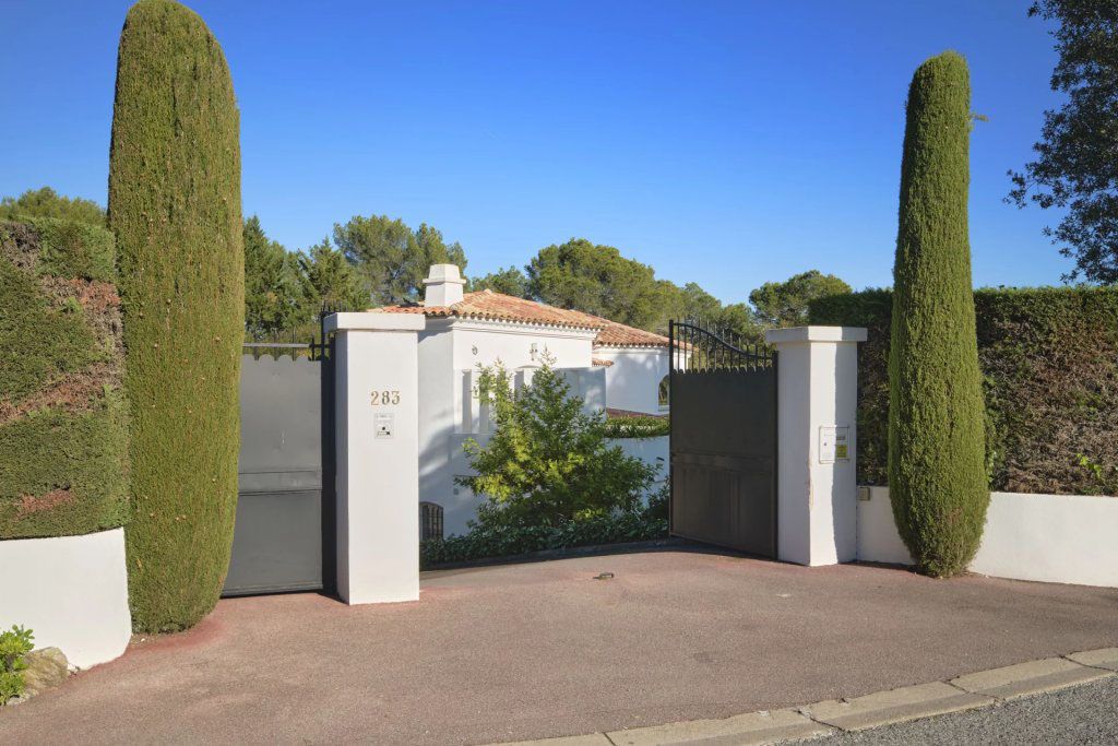 Villa in Mougins, France, 340 m² - picture 15