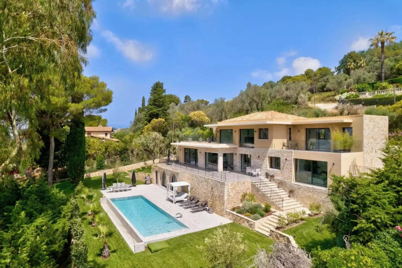 Villa in Mougins, France, 350 m² - picture 1