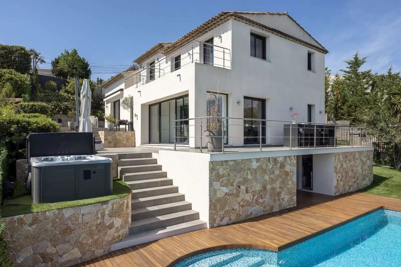 Villa in Vallauris, France, 250 m² - picture 3