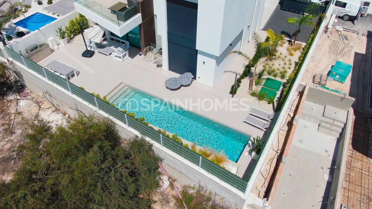 Villa in La Nucia, Spanien, 322 m² - Foto 1