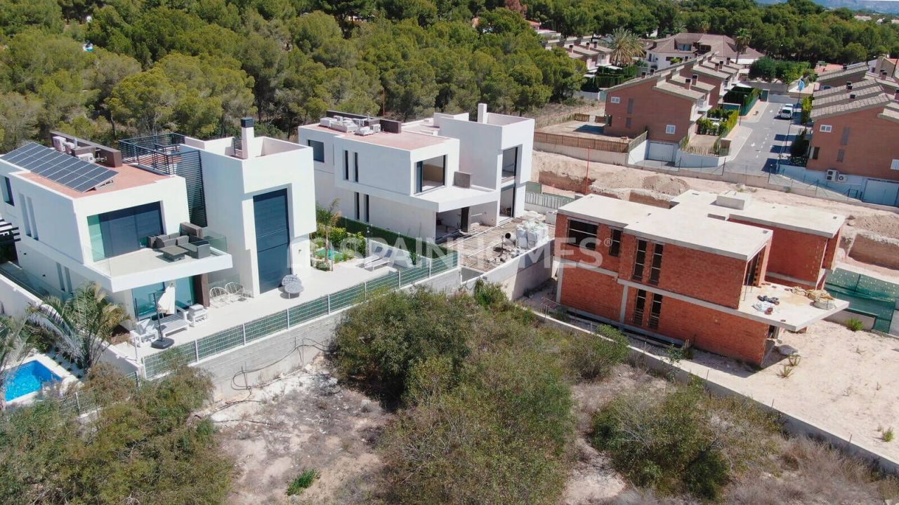 Villa in La Nucia, Spanien, 322 m² - Foto 2