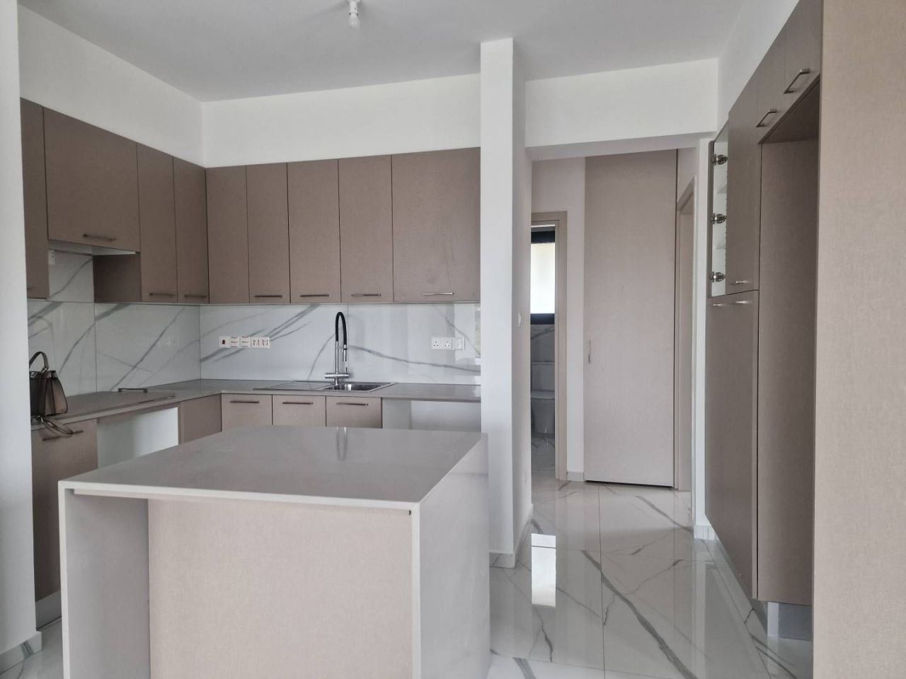 Flat in Germasogeia, Cyprus, 100 m² - picture 10