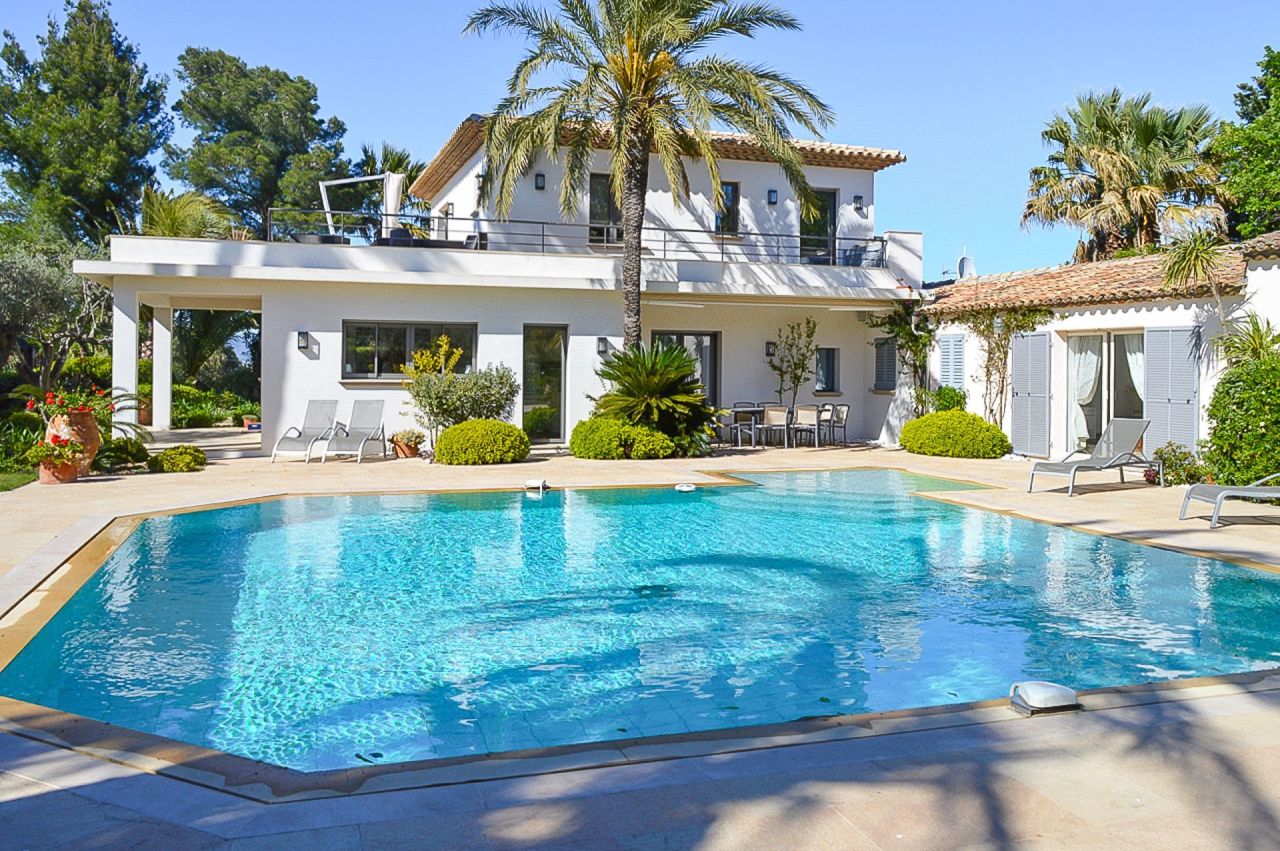 Villa in Saint-Tropez, France, 380 m² - picture 1