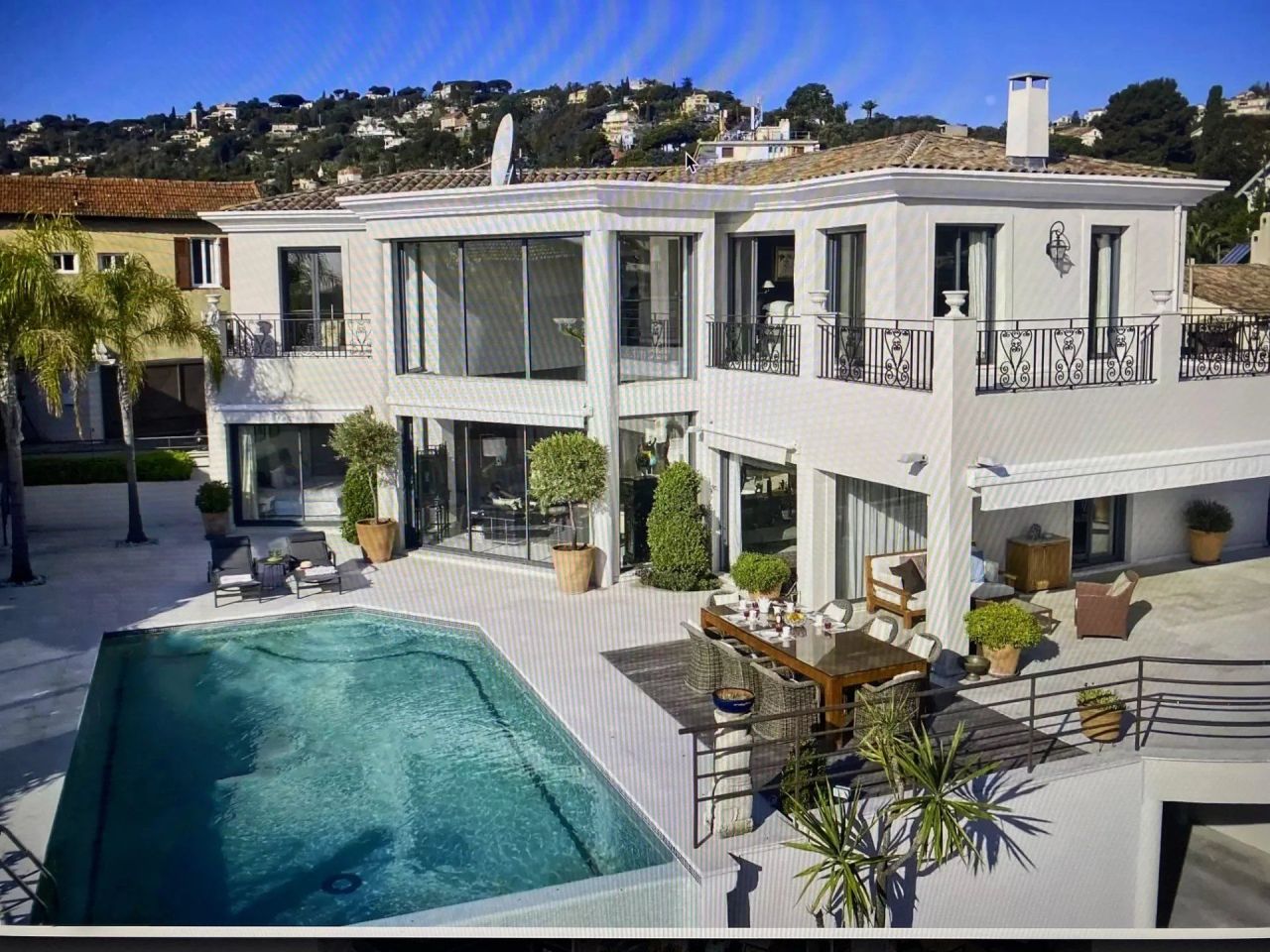 Villa en Golfe-Juan, Francia, 300 m² - imagen 1