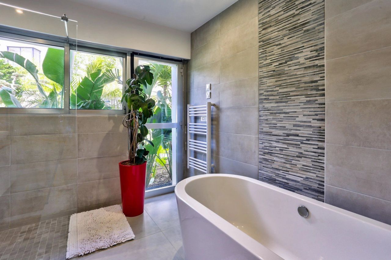 Villa en Golfe-Juan, Francia, 265 m² - imagen 17