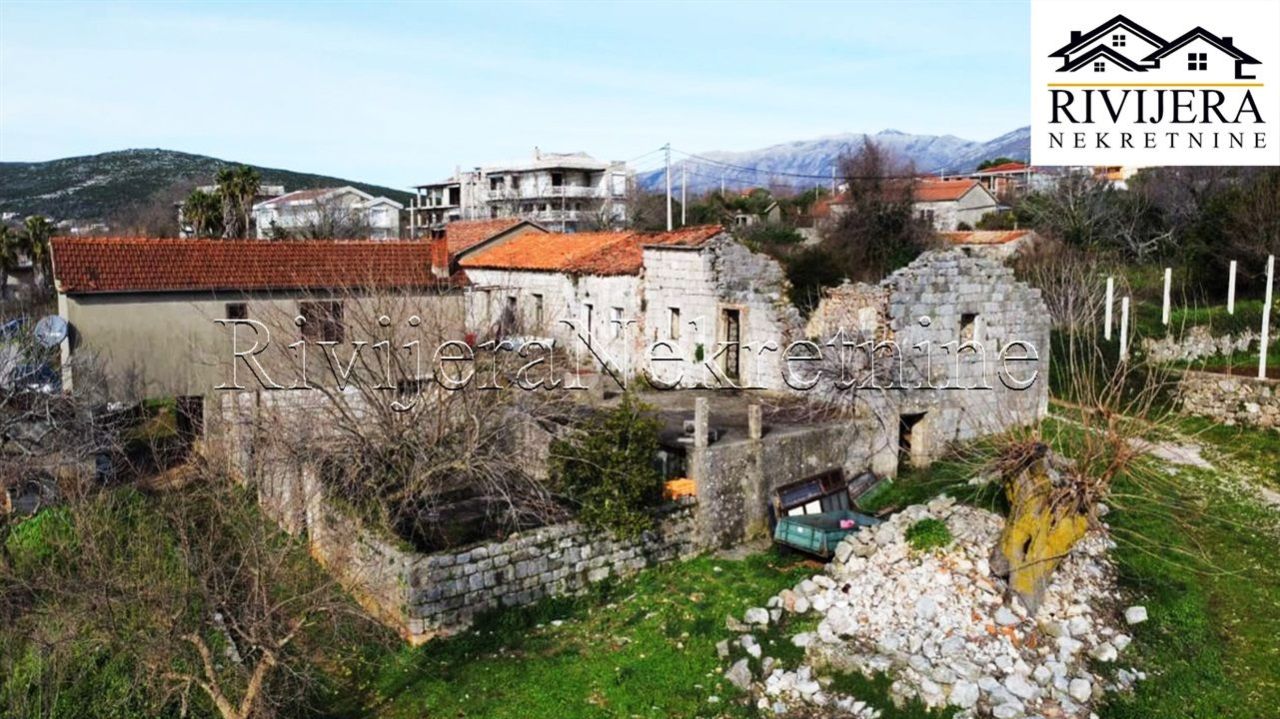 Haus in Krimovica, Montenegro, 126 m² - Foto 1