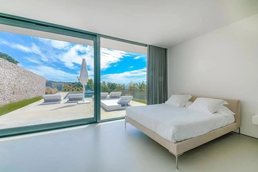 Villa à Golfe-Juan, France, 220 m² - image 10