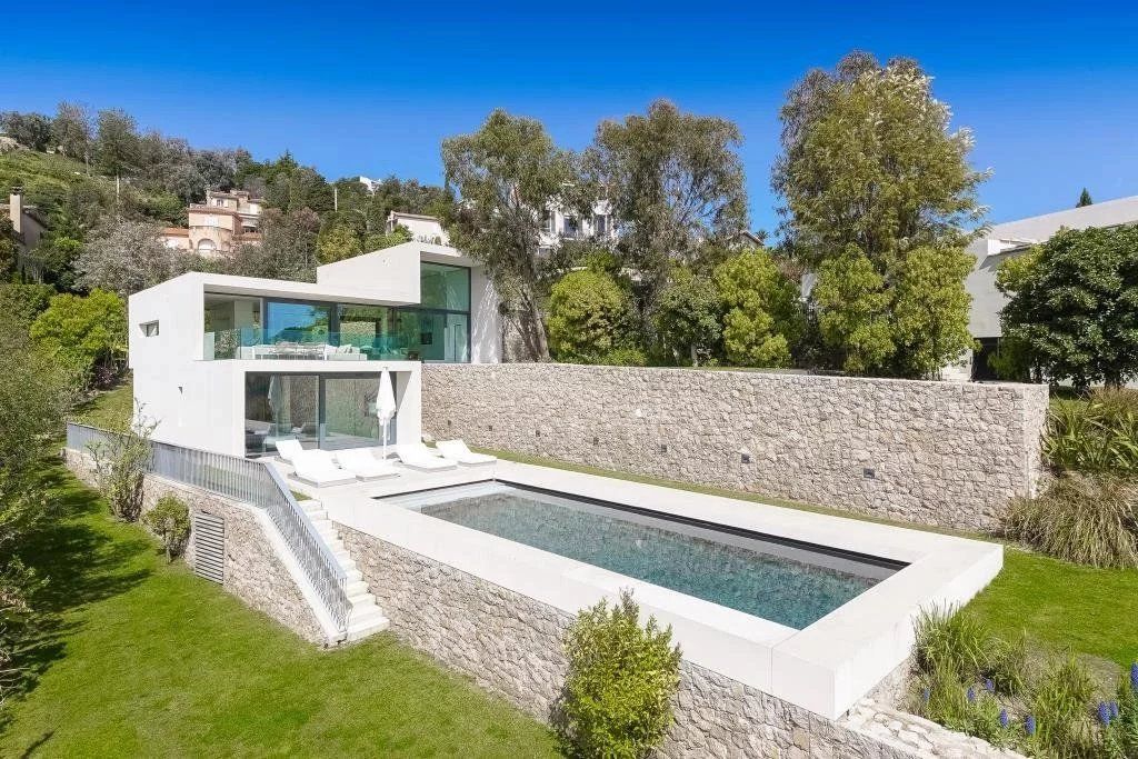 Villa à Golfe-Juan, France, 220 m² - image 7