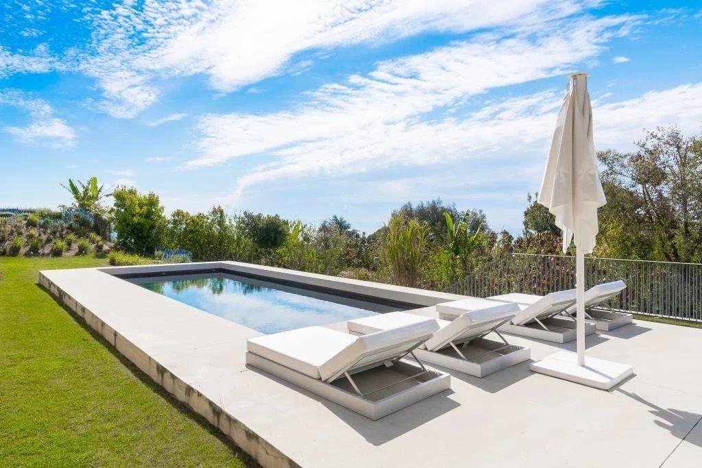 Villa à Golfe-Juan, France, 220 m² - image 5