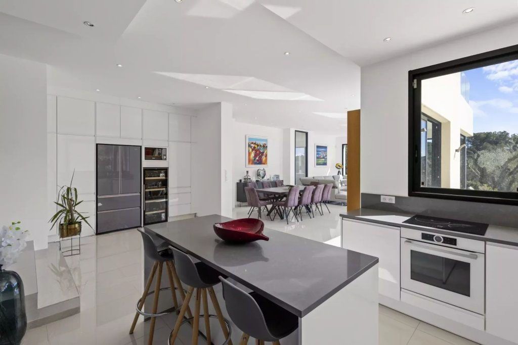 Villa in Mougins, France, 314 m² - picture 14