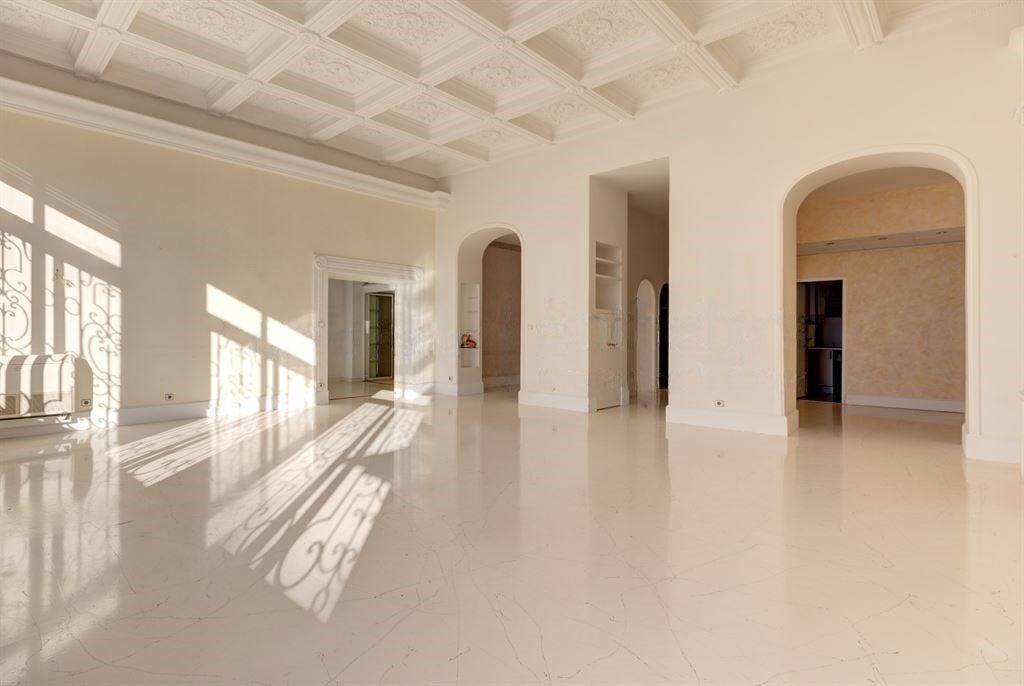 Apartment in Cannes, France, 246 m² - picture 4