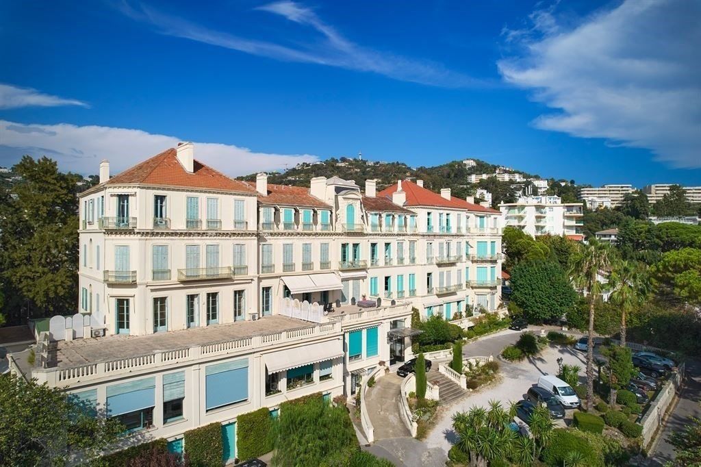 Apartment in Cannes, France, 246 m² - picture 1