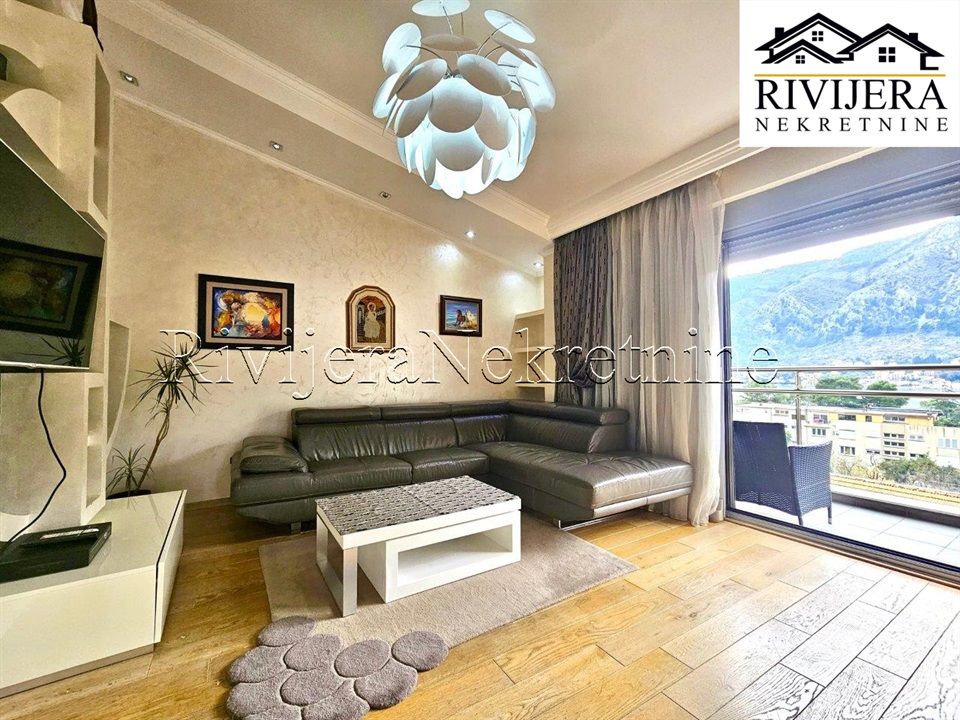 Piso en Dobrota, Montenegro, 95 m² - imagen 1