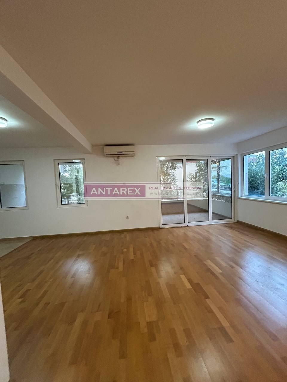Apartamento en Petrovac, Montenegro, 105 m² - imagen 1
