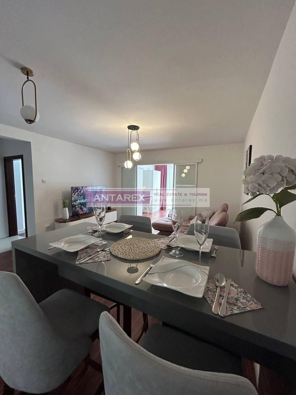 Apartamento en Petrovac, Montenegro, 85 m² - imagen 1
