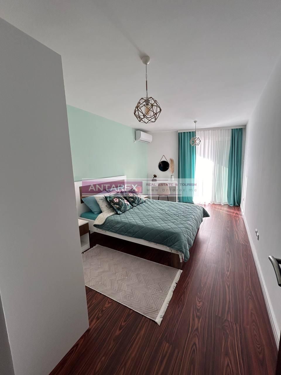 Apartment in Petrovac, Montenegro, 85 m² - picture 4