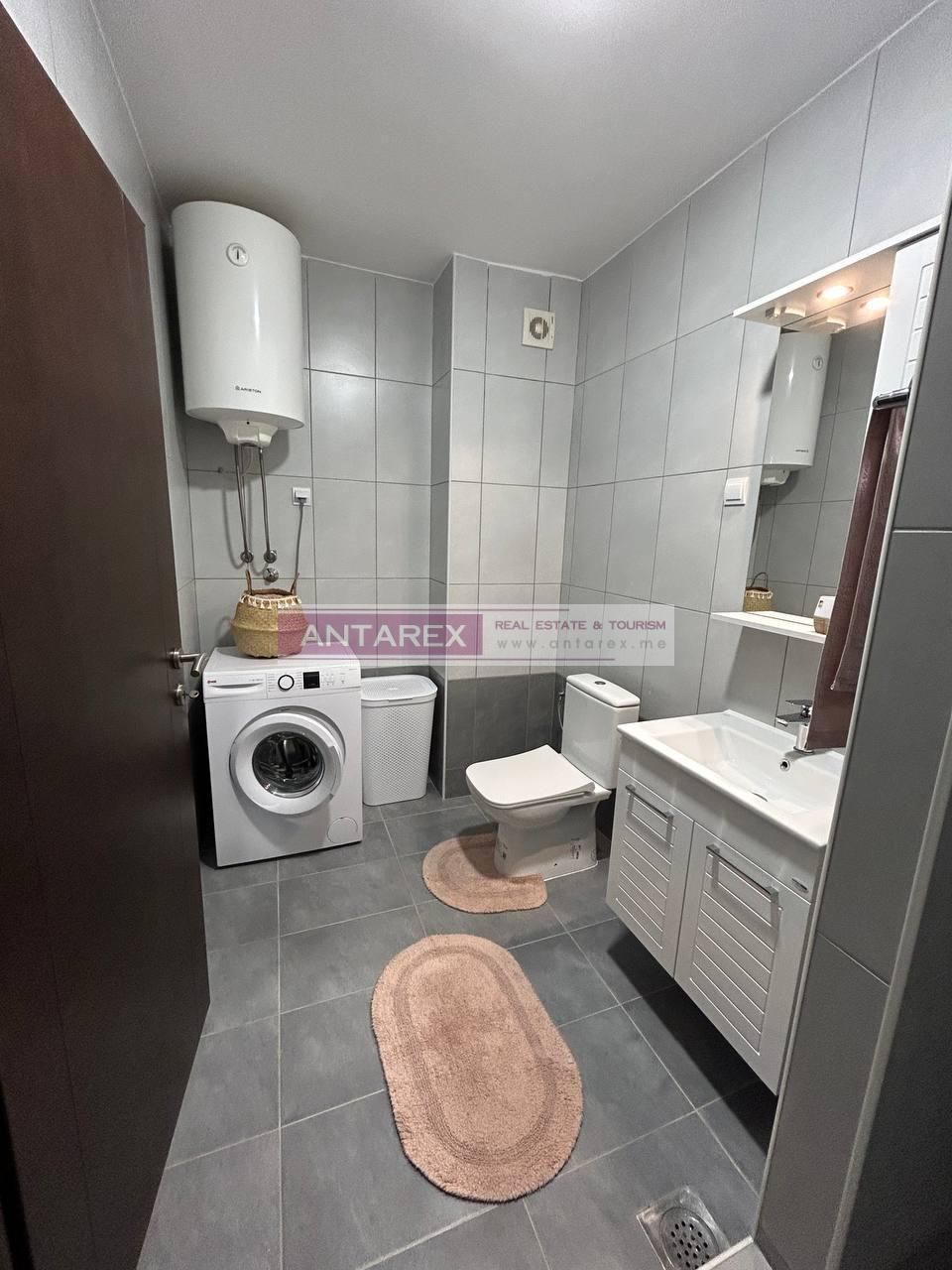 Apartment in Petrovac, Montenegro, 85 m² - picture 8