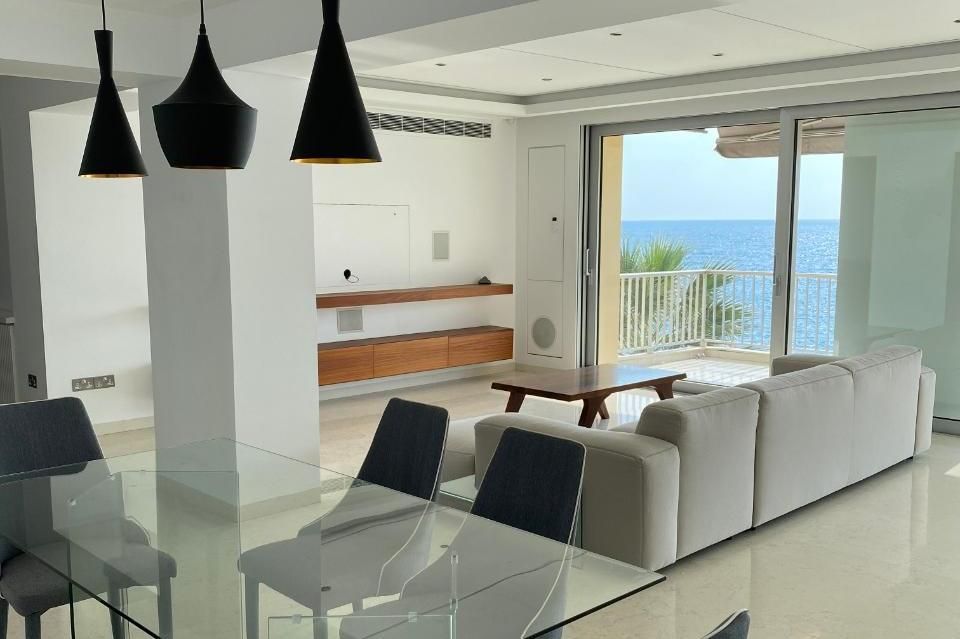 Piso en Germasogeia, Chipre, 195 m² - imagen 1