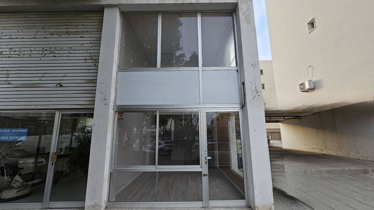 Tienda en Mesa Geitonia, Chipre, 50 m² - imagen 2