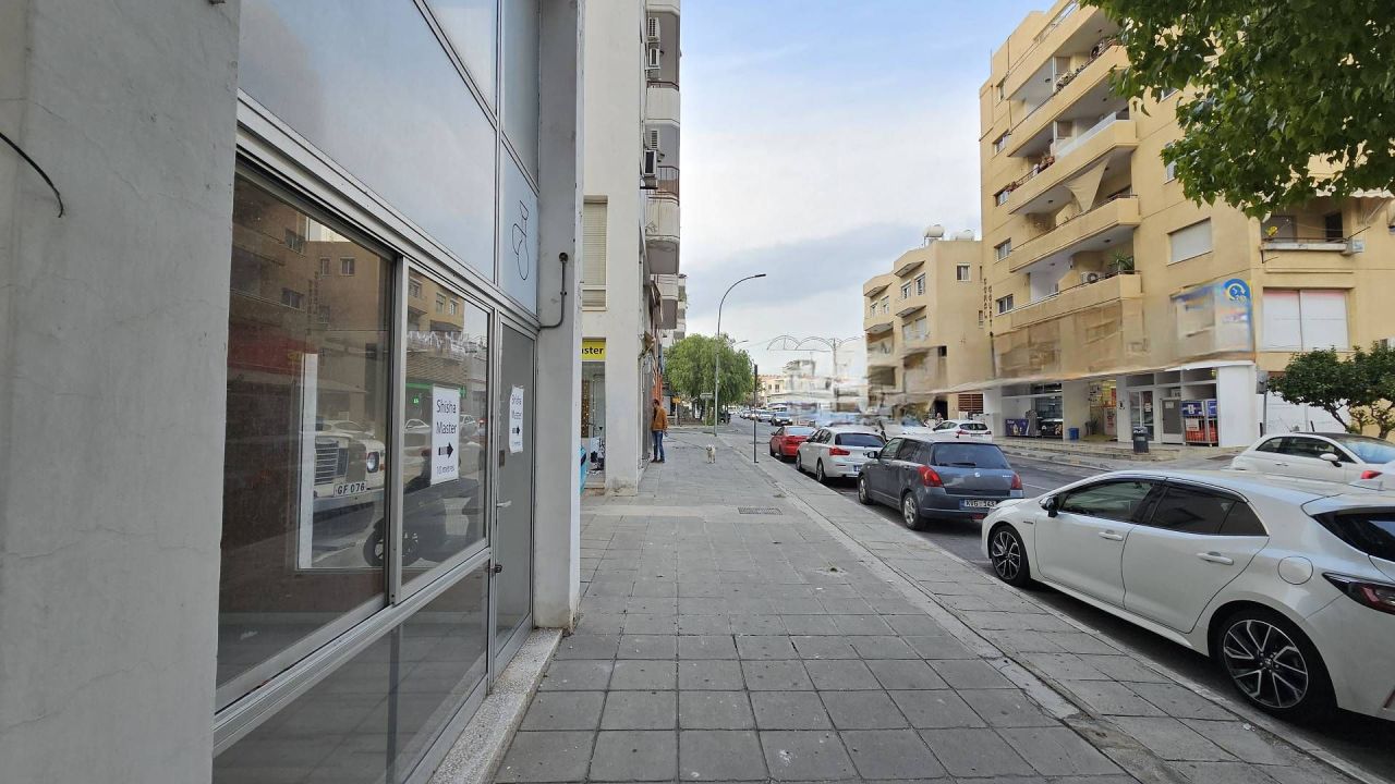 Tienda en Mesa Geitonia, Chipre, 50 m² - imagen 13