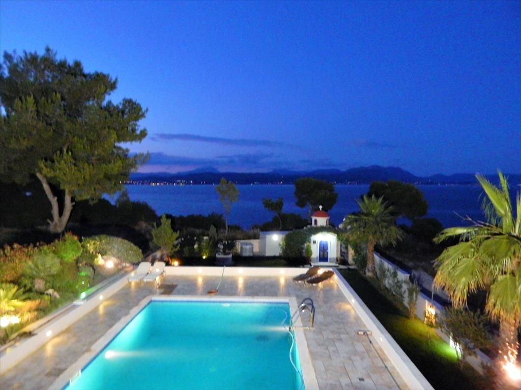Villa en Dilesi, Grecia, 335 m² - imagen 1