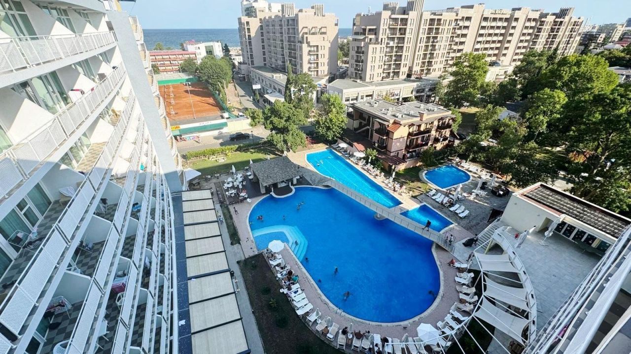 Appartement à Slantchev Briag, Bulgarie, 81 m² - image 1