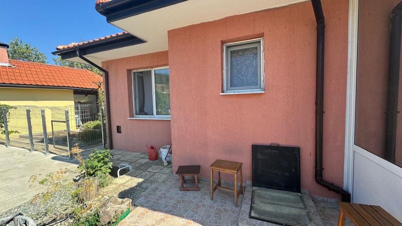 Haus in Koschariza, Bulgarien, 160 m² - Foto 1