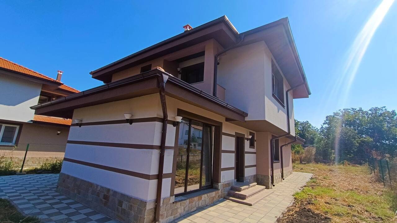 Casa en Polski Izvor, Bulgaria, 167 m² - imagen 1