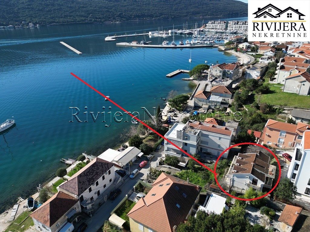 Casa en Herceg-Novi, Montenegro, 192 m² - imagen 1