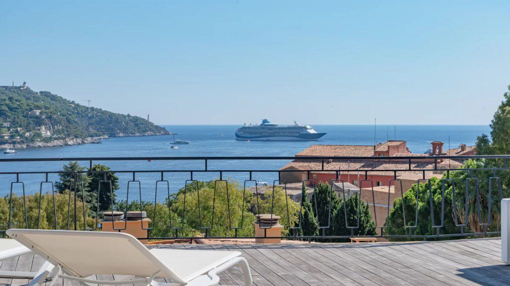 Apartment in Villefranche-sur-Mer, France, 141 m² - picture 1