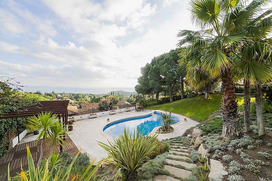 House on Costa del Maresme, Spain, 360 m² - picture 1