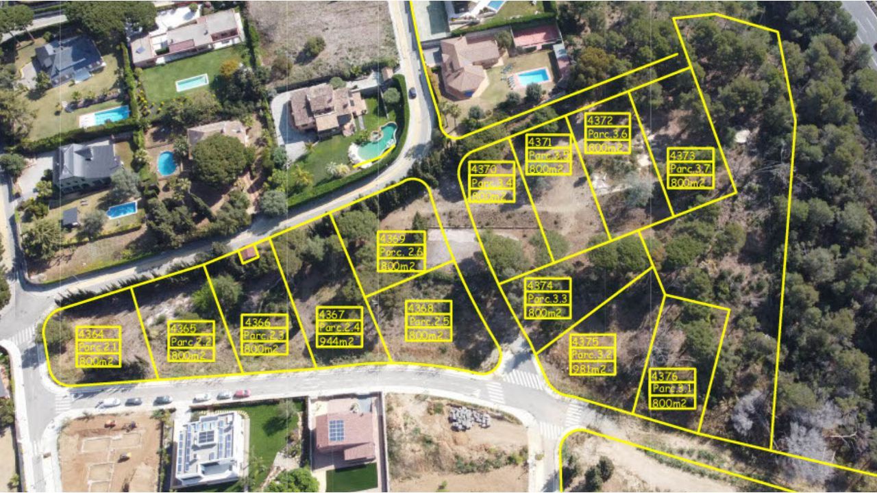 Terreno en Barcelona, España - imagen 1