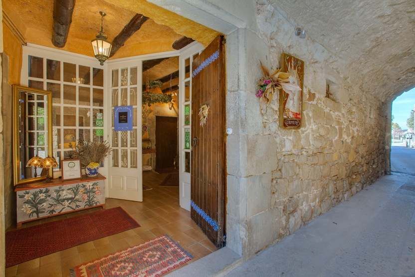 Commercial property on Costa Brava, Spain, 865 m² - picture 1