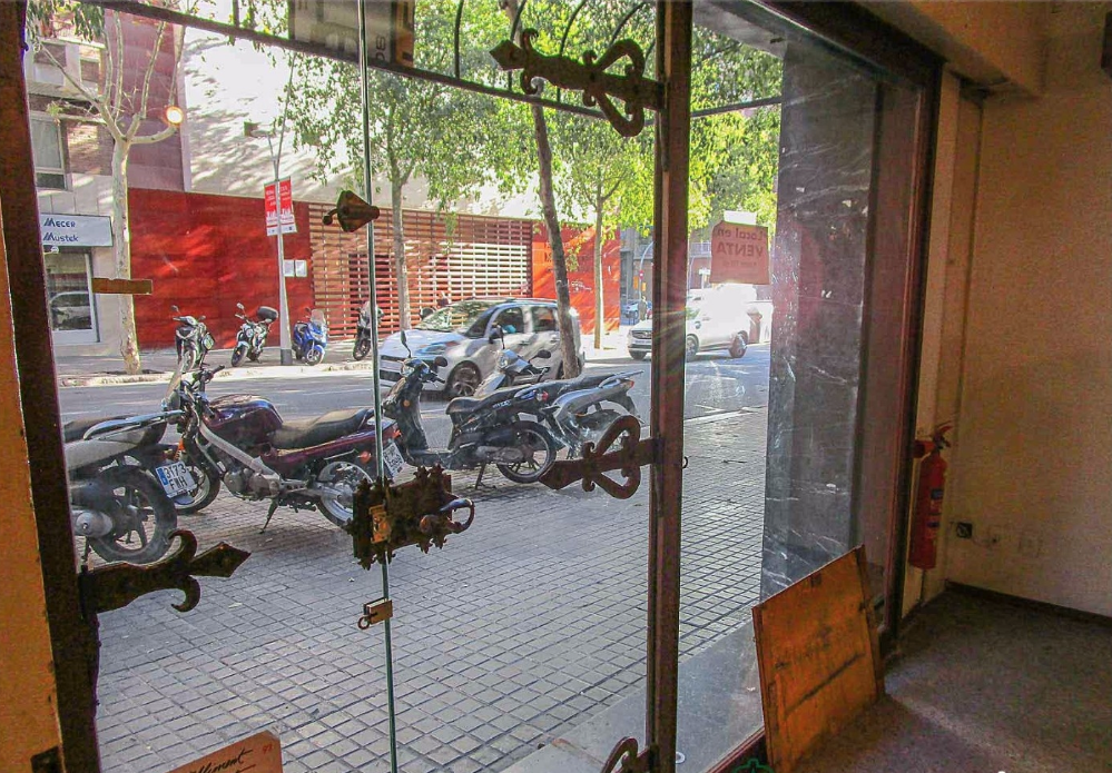 Commercial property in Barcelona, Spain, 475 m² - picture 1