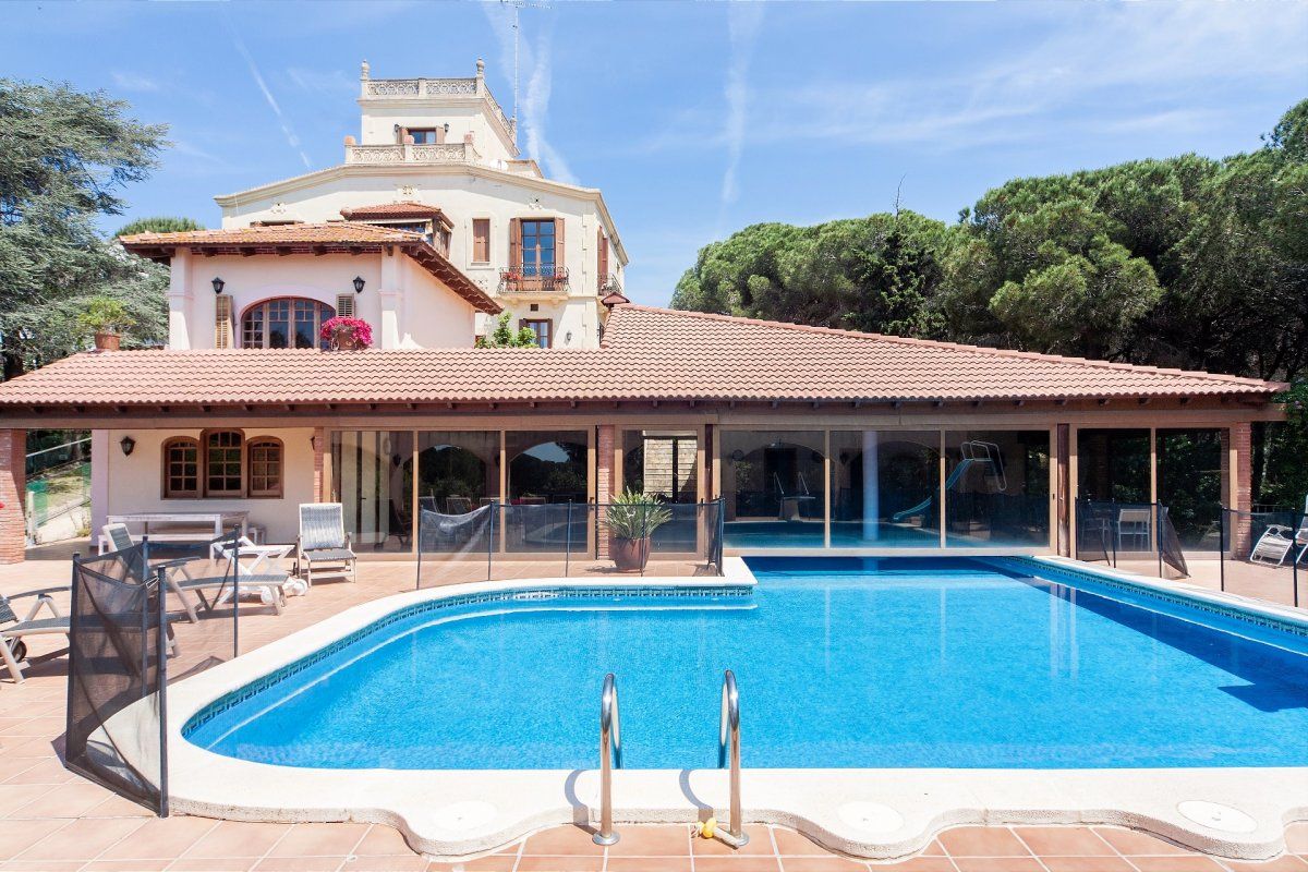 Maison sur la Costa del Maresme, Espagne, 1 648 m² - image 1